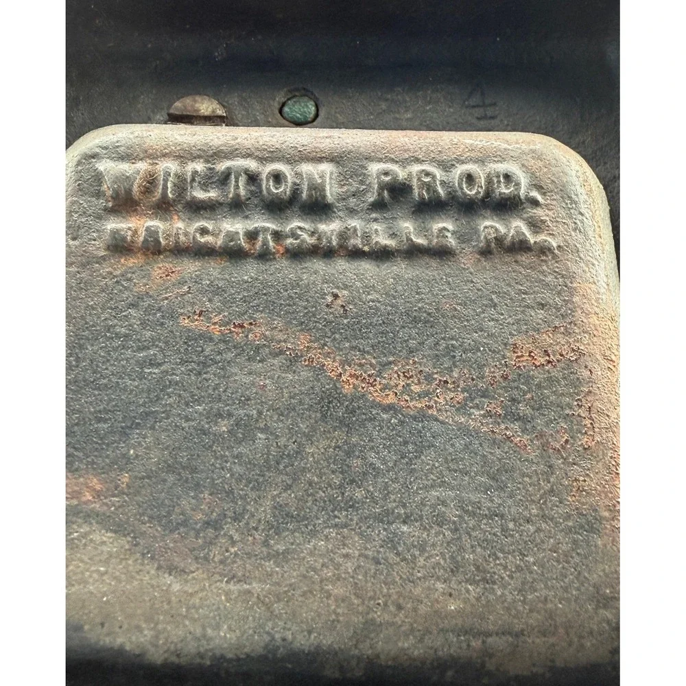 Vintage Cast Iron Ashtray Figural Drunk Man Street Sign Wilton Tobacciana 4.5
